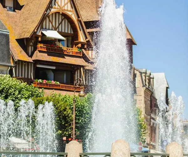 Апартаменты Castel Saint Clair - Trois Pieces - Centre