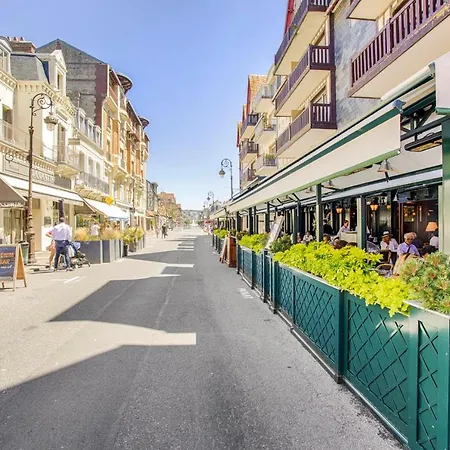 Castel Saint Clair - Trois Pieces - Centre Apartment