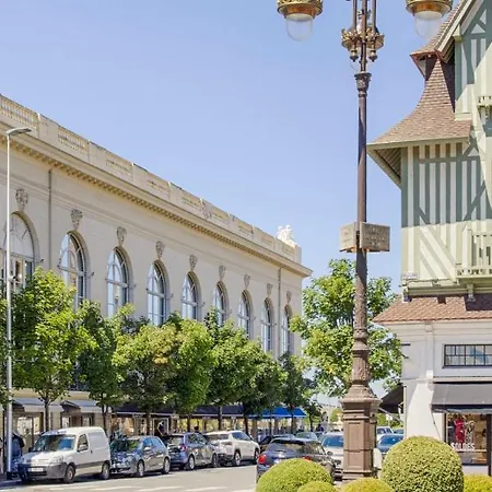 Castel Saint Clair - Trois Pieces - Centre דוביל