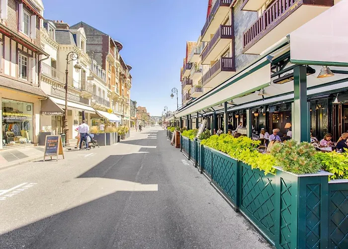 Castel Saint Clair - Trois Pieces - Centre Apartment