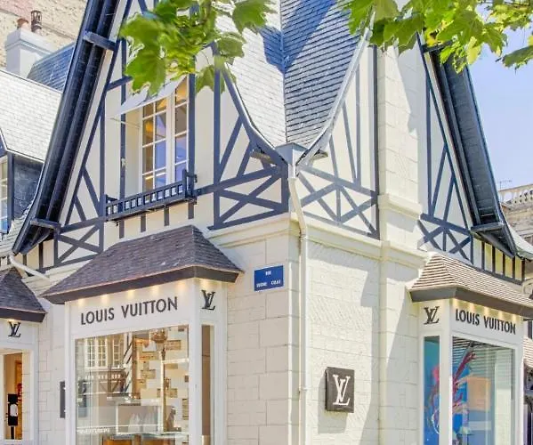 Castel Saint Clair - Trois Pieces - Centre *